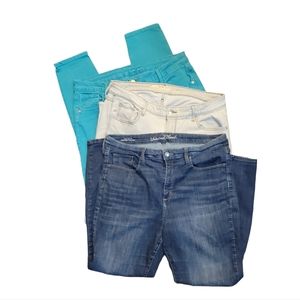 Bundle of 3 size 16 denim jeans. Old Navy and Universal Threads